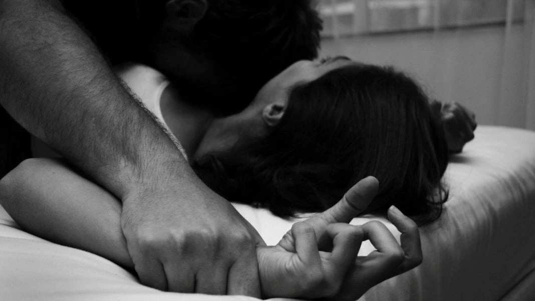 Βίασε 10 γυναίκες και ζήτησε να τον αφήσουν ελεύθερο – Άφωνοι οι δικαστές